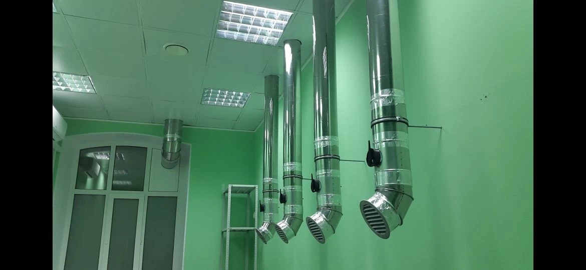 Вытяжные системы в фармацевтической лаборатории